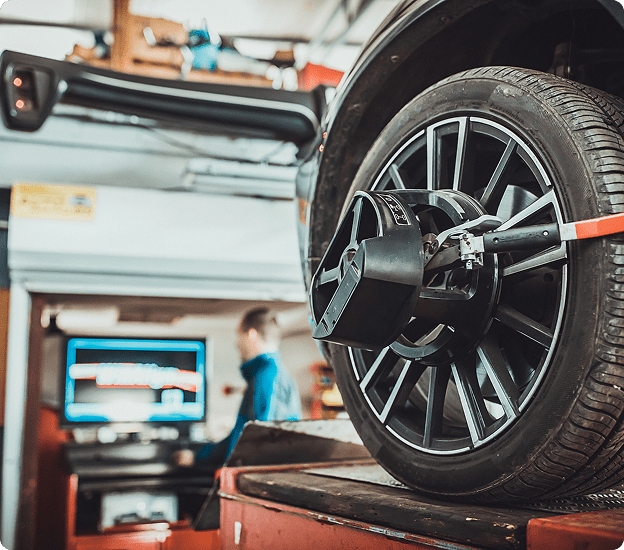 Car wheel alignment in garage